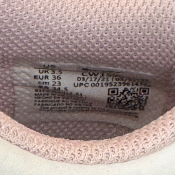 Nike Dunk Low “Pink Foam” GS – Size 4Y - Picture 14 of 16